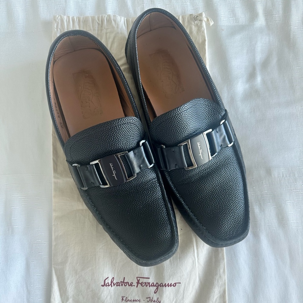 Salvatore Ferragamo Sardegna Nero Pebble Calf - like new with bag